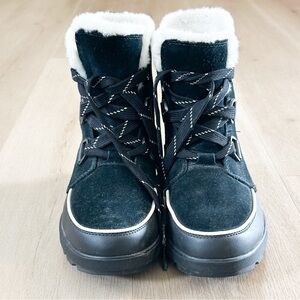Sorel Women's Black Winter Boots with white faux fur Size 8.5
